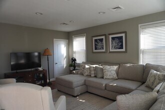 205 N Essex Ave in Margate City, NJ - Foto de edificio - Building Photo