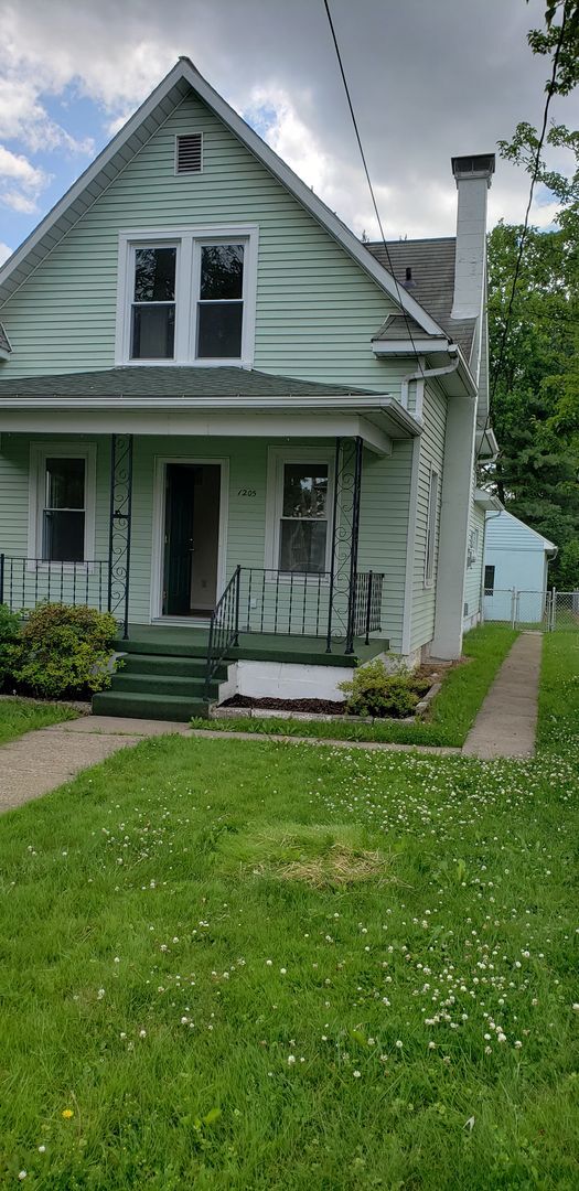 1205 Almond St in Williamsport, PA - Building Photo - Building Photo