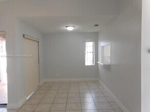 17038 NW 66th Ct in Hialeah, FL - Building Photo - Building Photo