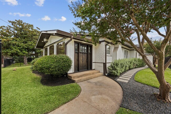 property at 1123 Bomar St