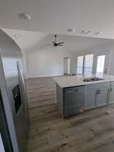 913 Olive St in Jourdanton, TX - Building Photo - Building Photo