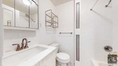 MADISON AVENUE in New York, NY - Building Photo - Building Photo