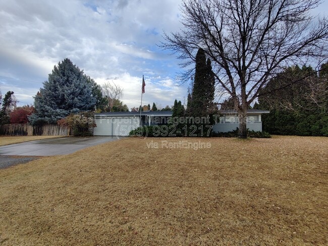 property at 7528 W Umatilla Ave