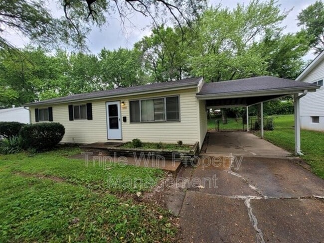 property at 1155 Penhurst Dr