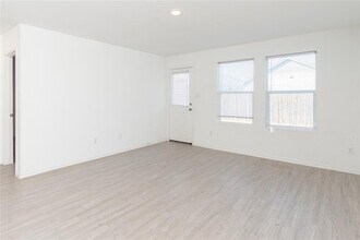 5812 San Geronimo in Seguin, TX - Building Photo - Building Photo