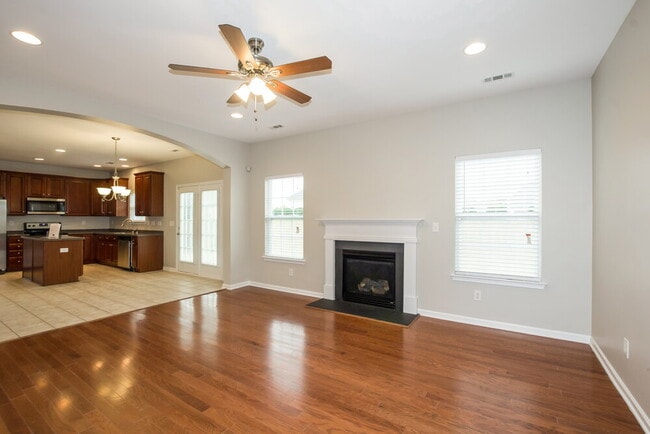 13304 Eastfield Village Ln in Charlotte, NC - Building Photo - Building Photo
