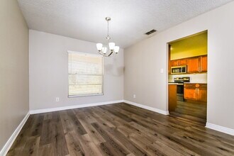 510 Oak Creek Dr in Brandon, FL - Building Photo - Building Photo