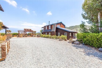 335 Rainbow Crest Rd in Fallbrook, CA - Building Photo - Building Photo