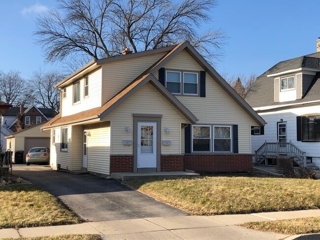 4681 N 125th St, Unit 4681 - Lower in Butler, WI - Building Photo - Building Photo