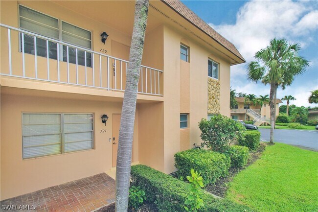 729 Palm View Dr in Naples, FL - Building Photo - Building Photo