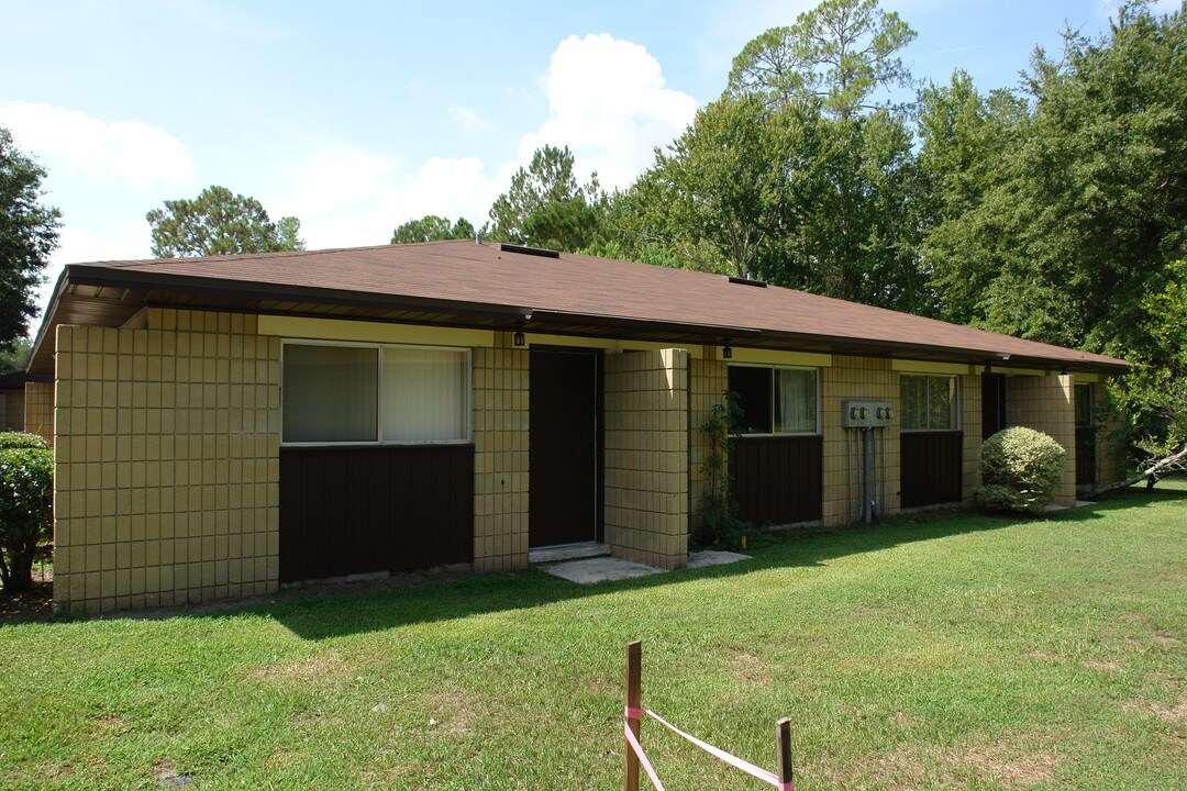 Pinewood Apartments I in Gainesville, FL - Building Photo