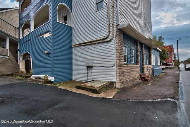 401 Valley Ave in Olyphant, PA - Building Photo - Building Photo