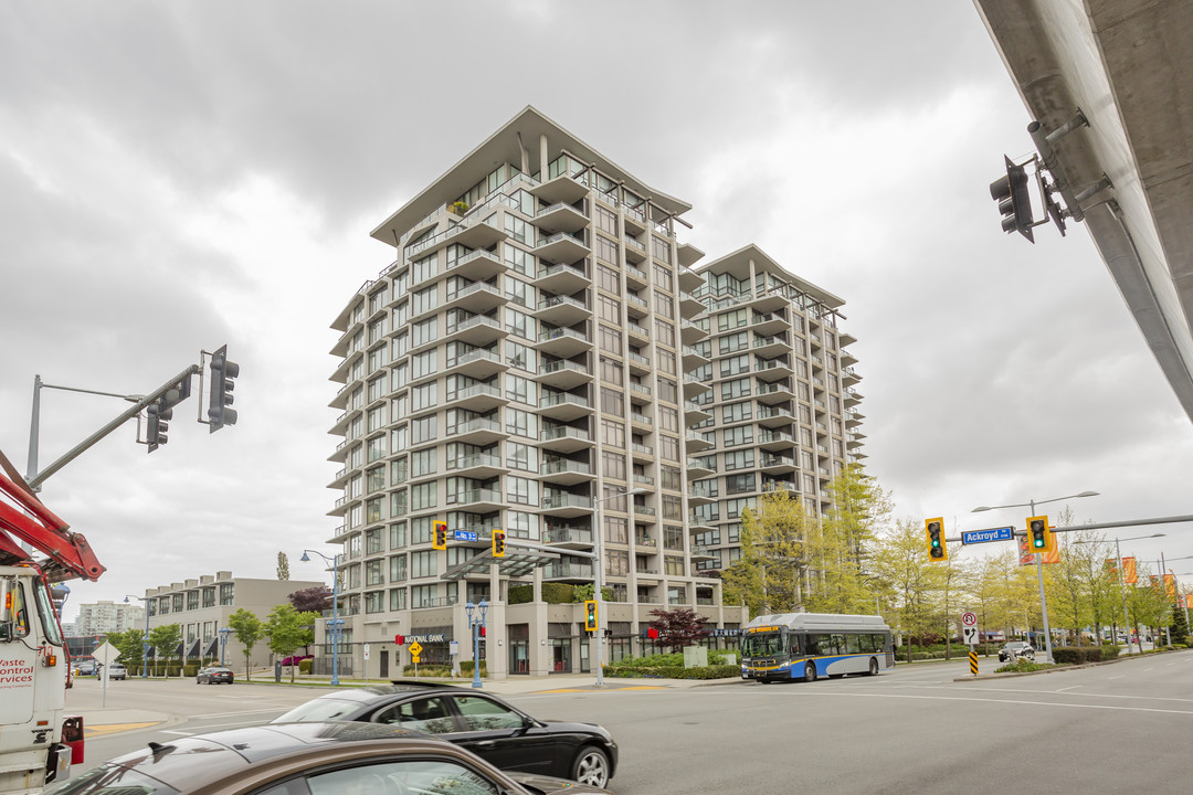 Quintet in Richmond, BC - Building Photo