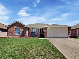 4474 Savage Station Dr in Grand Prairie, TX - Building Photo