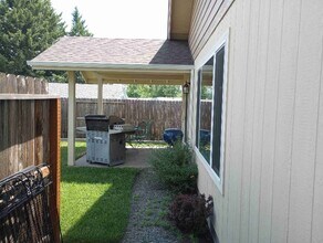 1317 NW Conklin Ave in Grants Pass, OR - Building Photo - Building Photo