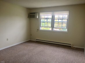 29 Dinan Dr in Gardner, MA - Building Photo - Building Photo