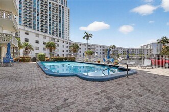 1893 S Ocean Dr in Hallandale Beach, FL - Building Photo - Building Photo