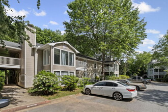 2005 Augusta Dr in Marietta, GA - Building Photo - Building Photo
