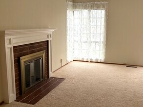 2219 Hamilton Ave in San Bruno, CA - Foto de edificio - Building Photo