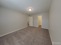 818 Westpointe Dr photo'