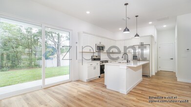 8202 N Triana Dr in Citrus Springs, FL - Building Photo - Building Photo