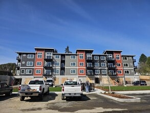 Plisko Place in Port Orchard, WA - Foto de edificio - Building Photo