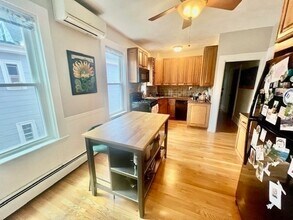 28 Goldsmith St in Boston, MA - Building Photo - Building Photo