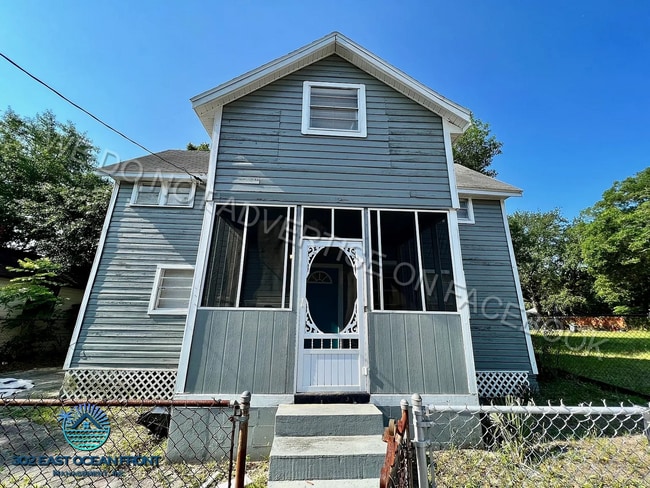 property at 1558 Swift St