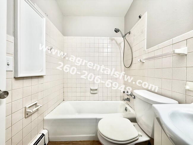 901-931 W Brookwood Ct in New Haven, IN - Building Photo - Building Photo