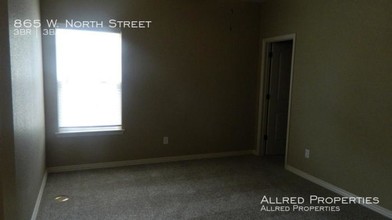865 W North St in Fayetteville, AR - Building Photo - Building Photo