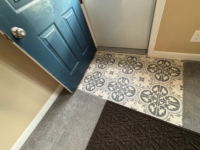 40 Neillian Way, Unit 40 Neillian Way Bedford in Bedford, MA - Foto de edificio - Building Photo