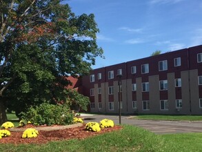 Heritage Apartments ( Senior 62 + ) in Duluth, MN - Building Photo - Building Photo