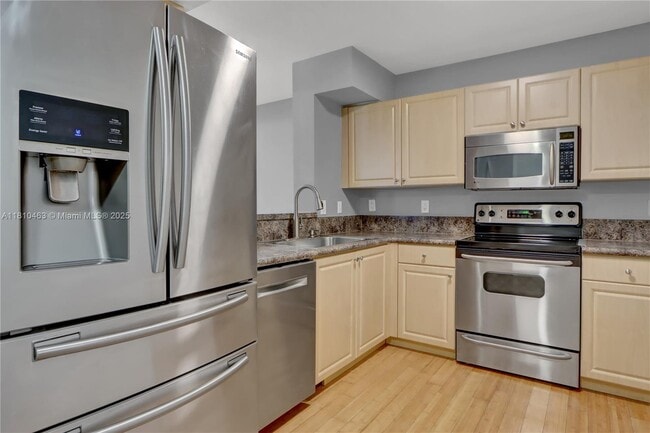 property at 609 E Sheridan St