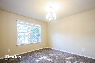 2115 Emerald Edge in San Antonio, TX - Foto de edificio - Building Photo