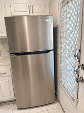 320 NE 12th Ave in Hallandale Beach, FL - Building Photo - Building Photo