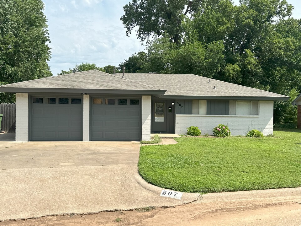 507 Turtle Creek Dr in Yukon, OK - Building Photo