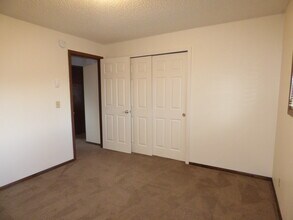 1192 7th St NW, Unit 1192 in Salem, OR - Foto de edificio - Building Photo