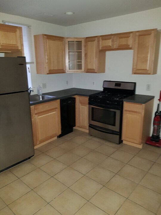 1137 S Mole St in Philadelphia, PA - Building Photo