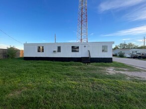 3900 County Rd 48 in Rosharon, TX - Building Photo - Building Photo