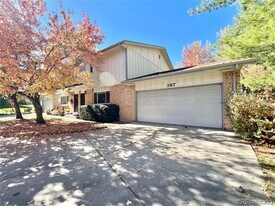 387 Upham St in Lakewood, CO - Building Photo
