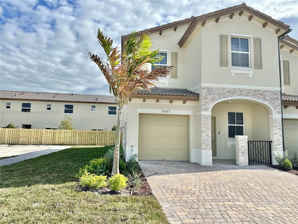 2867 SE 25th Ter in Homestead, FL - Building Photo