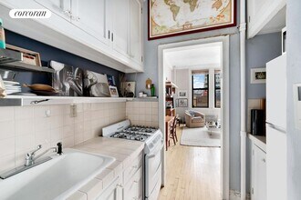 1 Sheridan Square in New York, NY - Building Photo - Building Photo