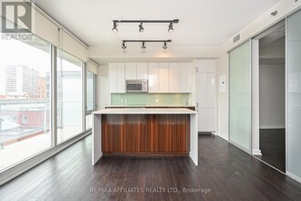 300-300 Lisgar St in Ottawa, ON - Building Photo - Building Photo