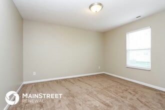2261 Rosswood Blvd in Indianapolis, IN - Building Photo - Building Photo
