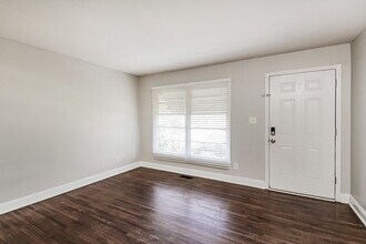 3800 Seaman Dr in Charlotte, NC - Foto de edificio - Building Photo