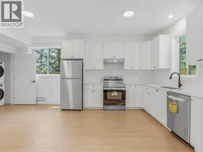 3553 Monson Cres in Coquitlam, BC - Building Photo - Building Photo