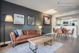 2 Townsend St in San Francisco, CA - Building Photo - Building Photo