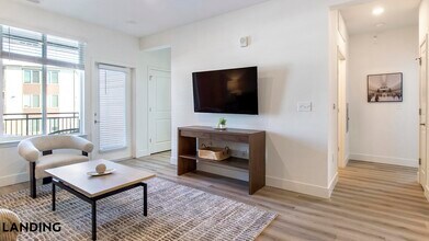 10670 Jake Jabs Blvd in Longmont, CO - Foto de edificio - Building Photo