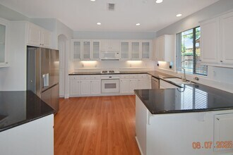2385 Fernwood Ln in Brentwood, CA - Building Photo - Building Photo