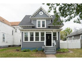 1317 Reaney Ave E in St. Paul, MN - Building Photo